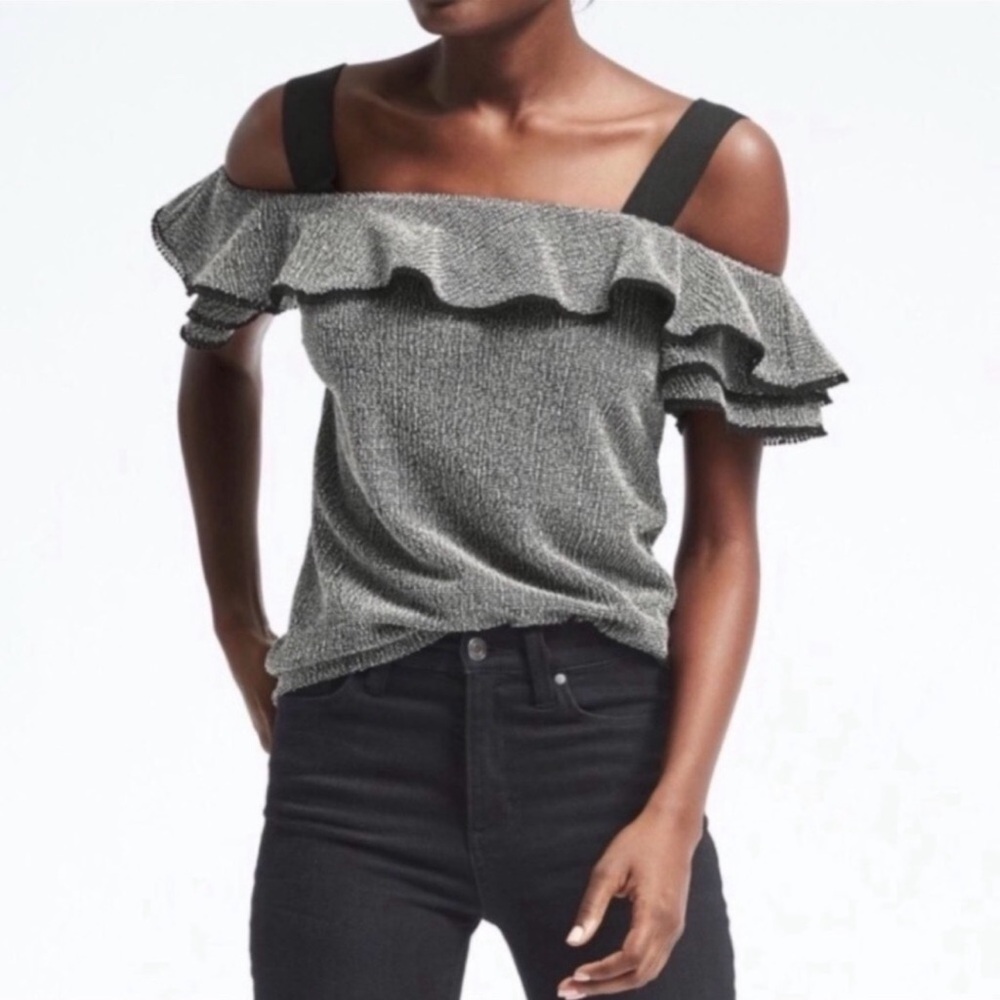 Banana Republic NWOT Textured Tiered Off the Shoulder Ribbon Strap Flowy Blouse